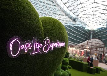 In foto le esposizioni installate in piazza Città di Lombardia in occasione della Design Week 2026