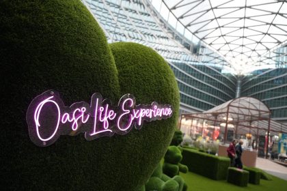 In foto le esposizioni installate in piazza Città di Lombardia in occasione della Design Week 2026