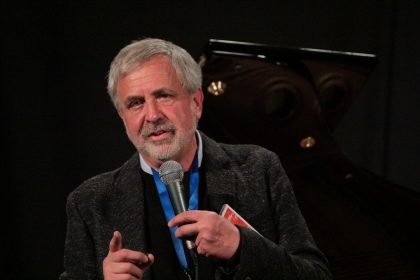 La scomparsa di Paolo Nizzola priva la Lombardia di un giornalista capace, appassionato e profondamente legato al suo lavoro.