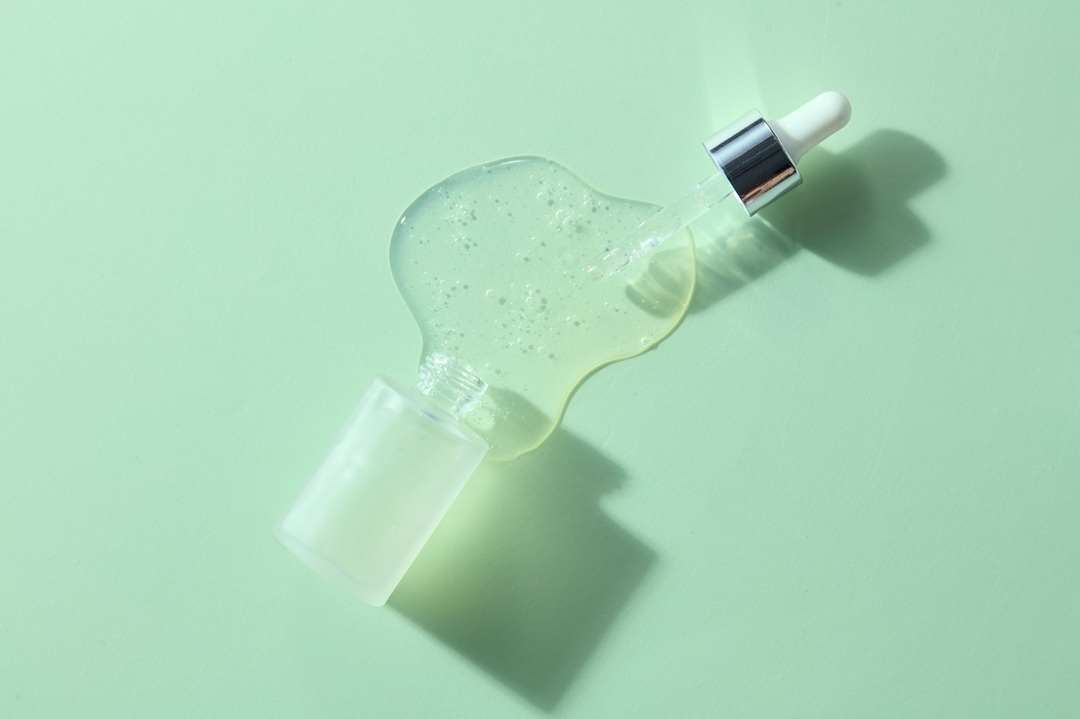 Un flacone di crema cosmetica per la pelle