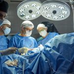 Sala operatoria durante una fase di trapianto di organi