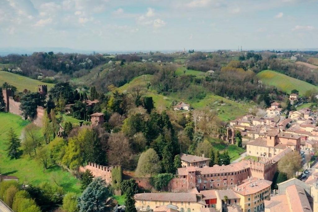 immagine di un paese del basso lodigiano per dare idea di un progetto sul turismo enogastronomico promosso sul territorio