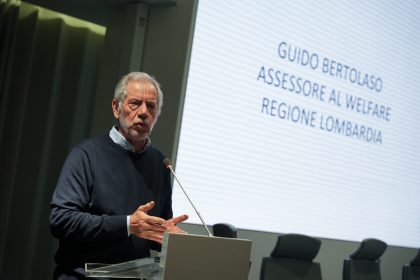 L'assessore al Welfare Guido Bertolaso durante il suo intervento. Immagine utilizzata per albo medici esteri