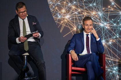 In foto l’assessore regionale all’Innovazione Alessandro Fermi in occasione degli Stati generali dell’intelligenza artificiale a Palazzo Lombardia