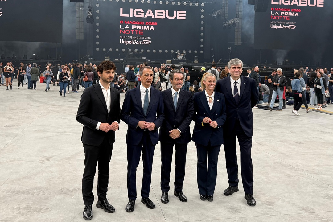 Al centro il presidente della regione Lombardia Attilio Fontana in un momento dell'inaugurazione dell'Unipol Dome di Milano