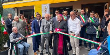 Il taglio del nastro a completamento della riqualificazione della casa di riposo di Schilpario (Bergamo)
