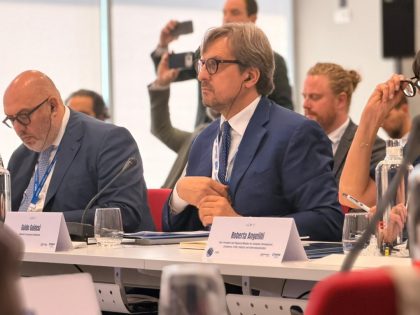 Nella foto l'assessore allo Sviluppo economico della Regione Lombardia Guido Guidesi all'High Level Meeting 2026 di Bilbao