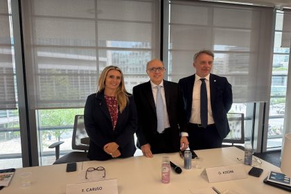 Assessore Francesca Caruso e Giovanni Azzoni insieme per la presentazione del bando di progetti di recupero edifici cultura