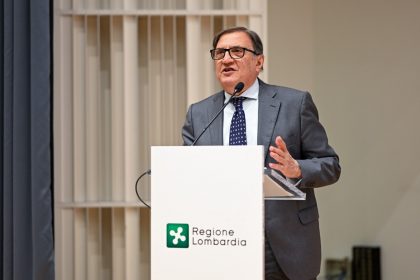 In foto l’assessore di Regione Lombardia alla Sicurezza e Protezione civile, Romano La Russa, intervenuto al convegno sulla salute mentale