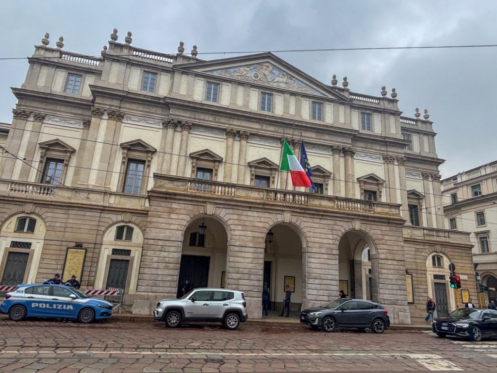 Esterno del Teatro La Scala di Milano