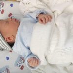 In foto un bambino nato al Policlinico di Milano: record di nascite in due giorni. Foto in evidenza Policlinico Milano