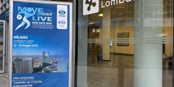 Progetto Tumore Colon realtà aumentata locandina all'entrata dell'Auditorium Testori