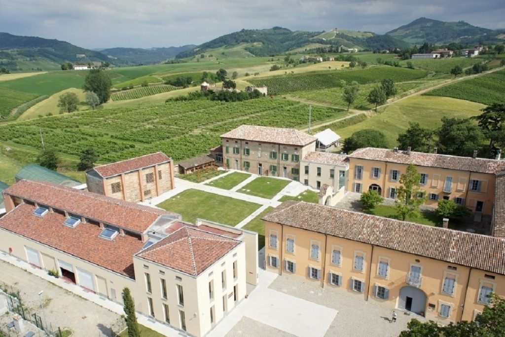 Nuovo ufficio territoriale dell'Ispettorato della qualità e della repressione frodi a Torrazza Coste, nella tenuta agricola di Riccagioia