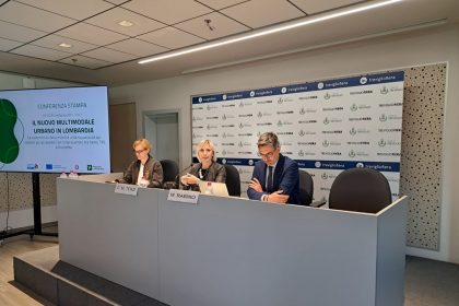 In foto l’assessore regionale alle Infrastrutture Claudia Maria Terzi intervenuta alla conferenza stampa di presentazione del bando che riqualificherà le aree delle stazioni di Treviglio, Verdello/Dalmine