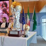 In foto il trofeo dedicato al torneo Chignoli, durante la conferenza stampa a Palazzo Lombardia