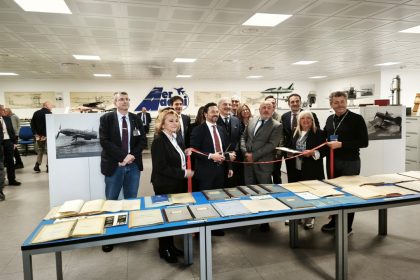 In foto il sottosegretario alla Relazioni internazionali Raffaele Cattaneo all’inaugurazione a Venegono Superiore (Varese) del Centro di documentazione storica Aermacchi