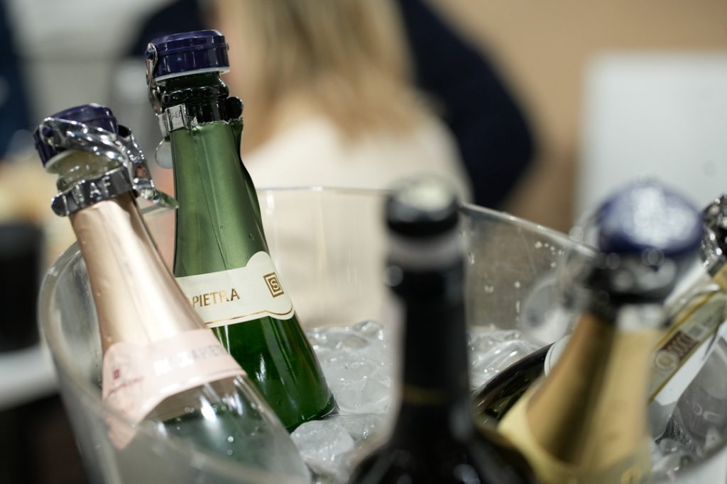 Apre il bando Ocm vino promozione 2026/2027 nei Paesi terzi