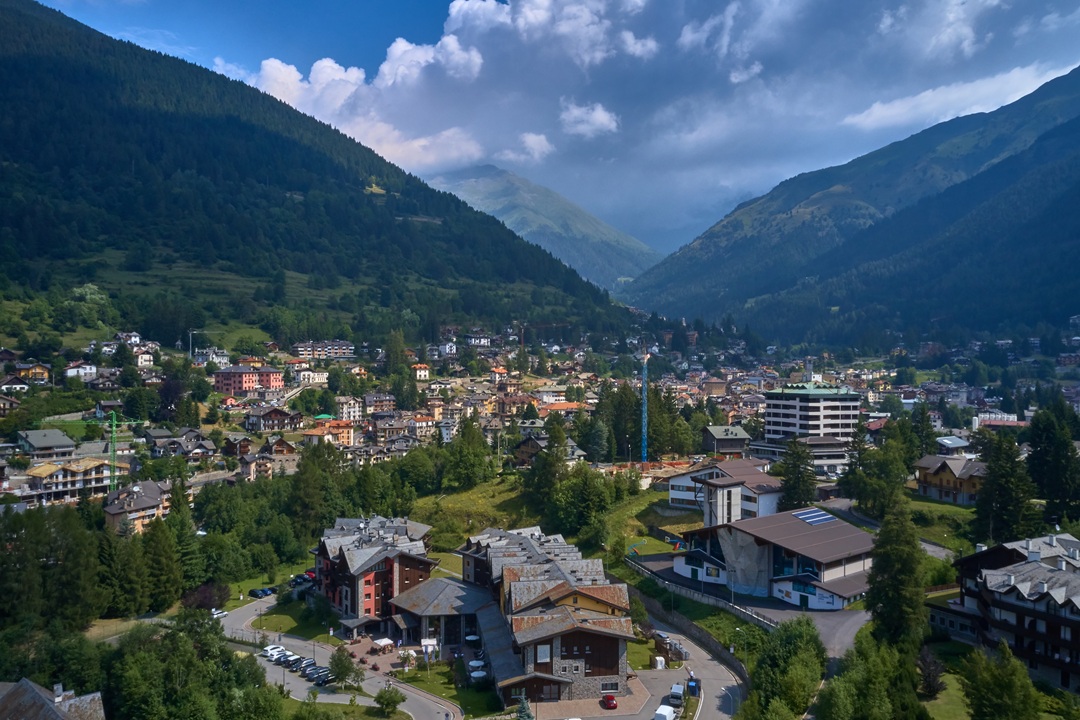 panoramica ponte di legno dove si realizza galleria artificiale passo del tonale