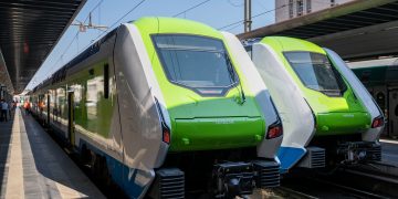 Regione Lombardia ha stanziato 78 milioni per l'acquisto di sistemi di ultima generazione per i treni regionali (in foto una coppia di treni)
