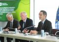 La firma dell'accordo tra Regione Lombardia e Canton Ticino per la mobilità, nell'immagine Attilio Fontana