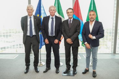 Accordo Regione Lombardia e Canton Ticino, nella foto è presente il presidente di Regione Lombardia Attilio Fontana, l'assessore Lucente e due rappresentanti del Canton Ticino