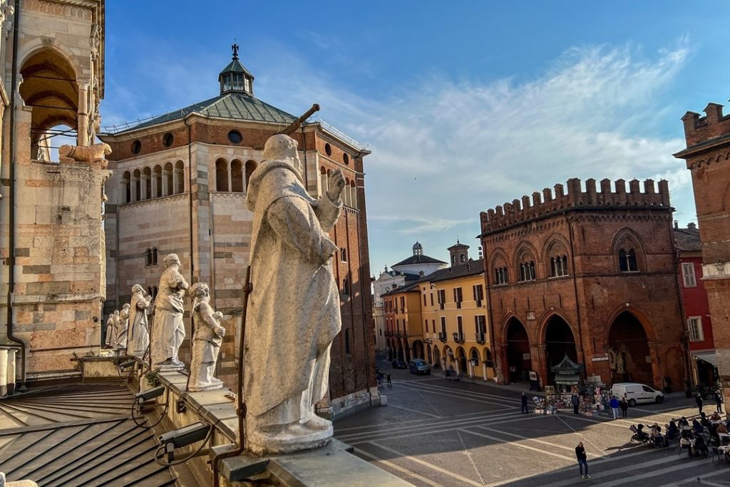 Prima visita istituzionale a Cremona (scorcio della città in foto) dell'assessore regionale al Turismo Debora Massari