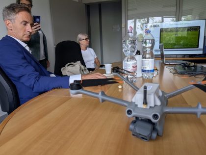 Nella foto l'assessore a Università, Ricerca e Innovazione Alessandro Fermi visita l'azienda Aermatica per il tour aziende sui bandi ricerca e innovazione