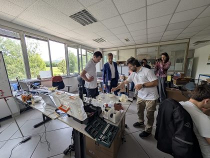 Nella foto l'assessore a Università, Ricerca e Innovazione Alessandro Fermi visita l'azienda Aermatica per il tour aziende sui bandi ricerca e innovazione