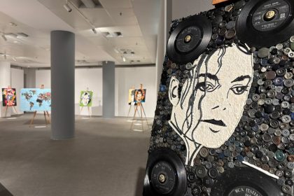 L'arte nel riciclo mostra Isolaset, dettagli sull'opera di Michael Jackson nella mostra ecosostenibile a Palazzo Lombardia