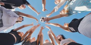 Oltre 2 milioni di euro per bando La Lombardia è dei giovani 2026