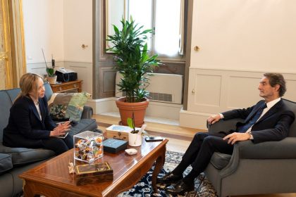 In foto il presidente del Consiglio dei Ministri Giorgia Meloni col il presidente della Regione Lombardia Attilio Fontana