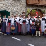 Il borgo bergamasco di Parre in Valseriana, nominato 'Città del folklore 2026' con un ricco calendario di celebrazioni compreso lo spettacolo dei gruppi folcloristici in abiti d'epoca (in foto).