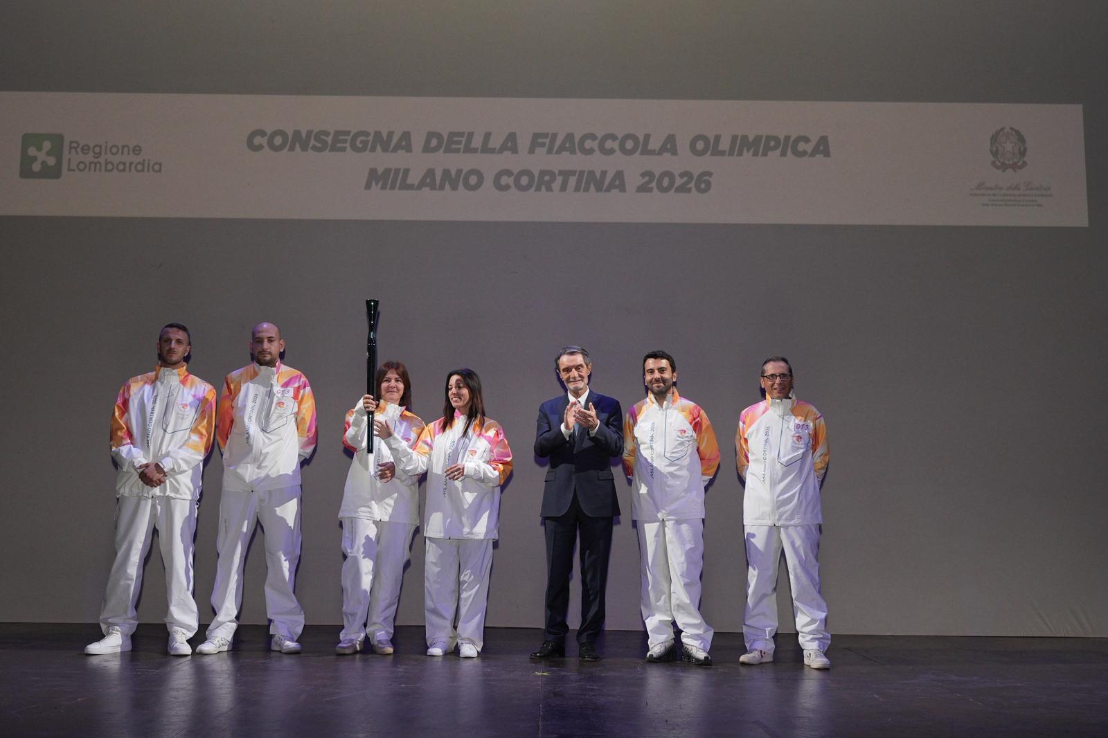 fiaccola olimpica beccaria