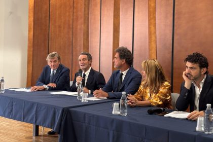 La conferenza stampa della mostra fotografica 'Women for women against the violence' che parla di tematiche di tumore al seno e violenza di genere. L'immagine ritrae Fontana durante il suo intervento