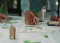 immagine di riunione per dare idea su autorizzazioni progetti green e valutazione di impatto ambientale