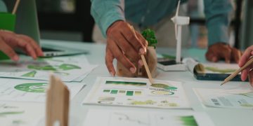 immagine di riunione per dare idea su autorizzazioni progetti green e valutazione di impatto ambientale