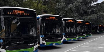 LNotizie-Foto. Mobilità sostenibile, a Rho circoleranno 15 nuovi autobus ibridi. Assessore Lucente: flotta sempre più moderna e sicura