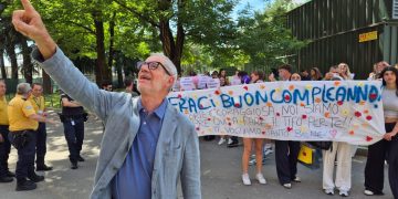 Crans-Montana, l'assessore Bertolaso al compleanno di Francesca