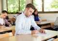 Un ragazzo alle prese con la maturità in Lombardia
