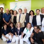 Il presidente della Regione Lombardia Attilio Fontana e l’assessore regionale al Welfare Guido Bertolaso in visita alla Casa di Comunità di Angera (Varese)