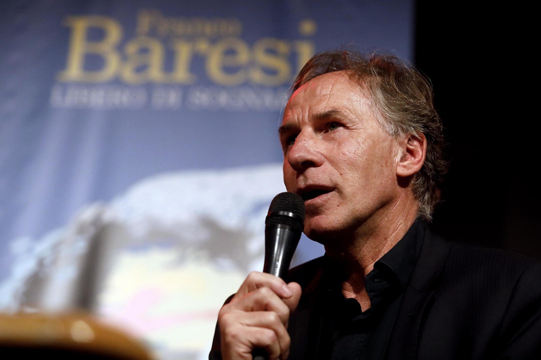 Calcio, la foto mostra Franco Baresi durante un suo intervento FOTO ANSA