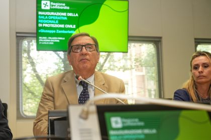 In foto l’assessore regionale alla Sicurezza e Protezione civile Romano La Russa nel corso dell’inaugurazione della sala dedicata a Giuseppe Zamberletti nella nuova sede della Protezione civile in Regione Lombardia
