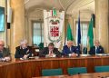 In foto l’assessore regionale alla Sicurezza e Protezione civile Romano La Russa nella sede della provincia di Varese dopo aver sottoscritto il patto Stazioni sicure in 16 comuni della zona