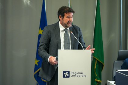 L'assessore Maione durante l'intervento al convegno sull'incidente di Seveso a Palazzo Lombardia