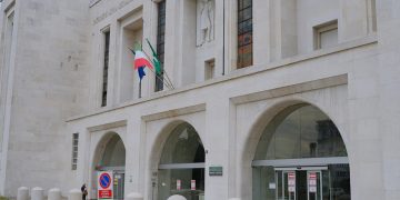 La dimissione dall'ospedale di Niguarda a Milano di Leonardo Bove rappresenta una bellissima notizia che ci riempie di gioia. Così il presidente di Regione Lombardia Attilio Fontana e l'assessore regionale al Welfare Guido Bertolaso sul ritorno a casa del giovane rimasto ferito nell'incendio di Crans-Montana la notte di Capodanno.