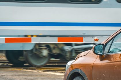 La Giunta regionale ha approvato l'accordo per la soppressione dei passaggi a livello lungo le linee ferroviarie in provincia di Varese