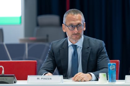 Il sottosegretario Mauro Piazza