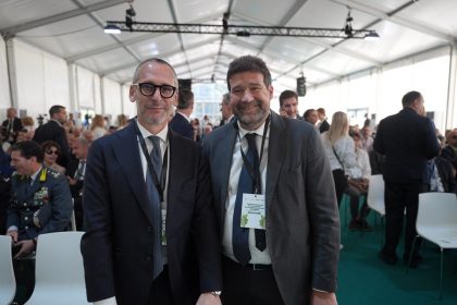 Il sottosegretario mauro Piazza con l'assessore Giorgio Maione