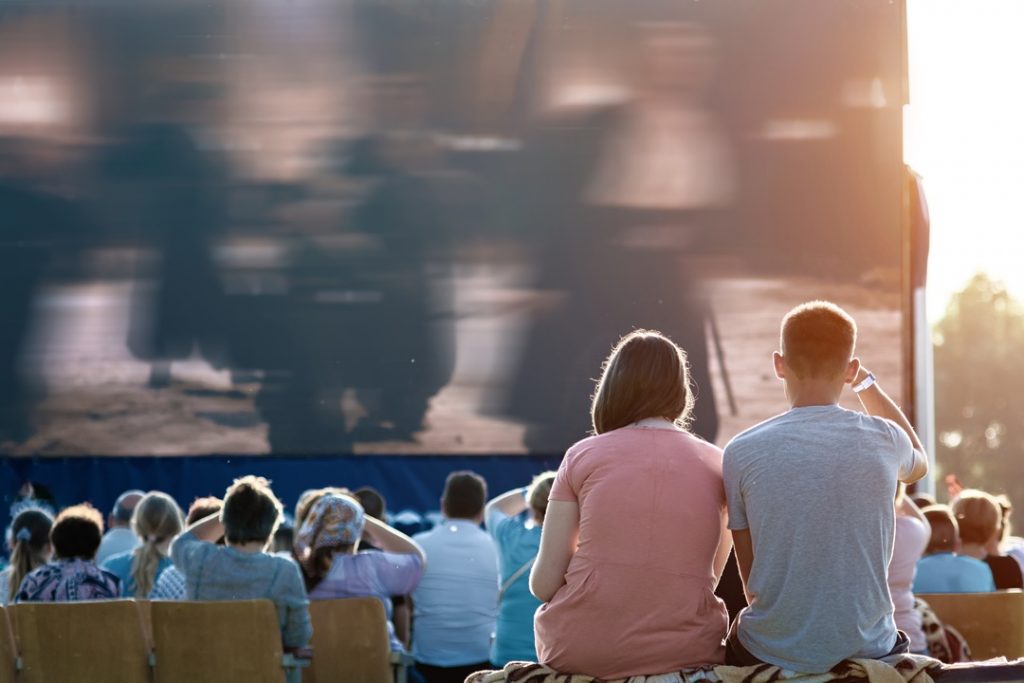 Regione Lombardia sostiene 91 progetti dedicati alla promozione dello spettacolo dal vivo e del cinema con un finanziamento di 900.000 euro