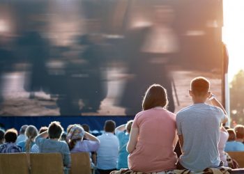 Regione Lombardia sostiene 91 progetti dedicati alla promozione dello spettacolo dal vivo e del cinema con un finanziamento di 900.000 euro